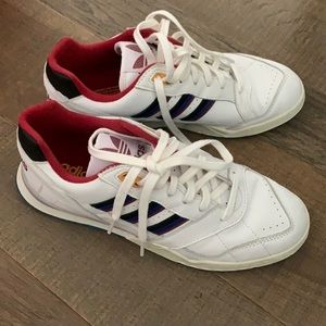 Adidas sneakers men’s 7
